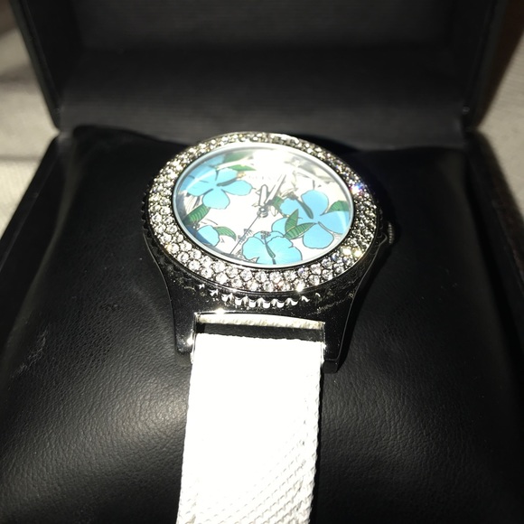 GUESS Ladies Watch - Picture 6 of 7